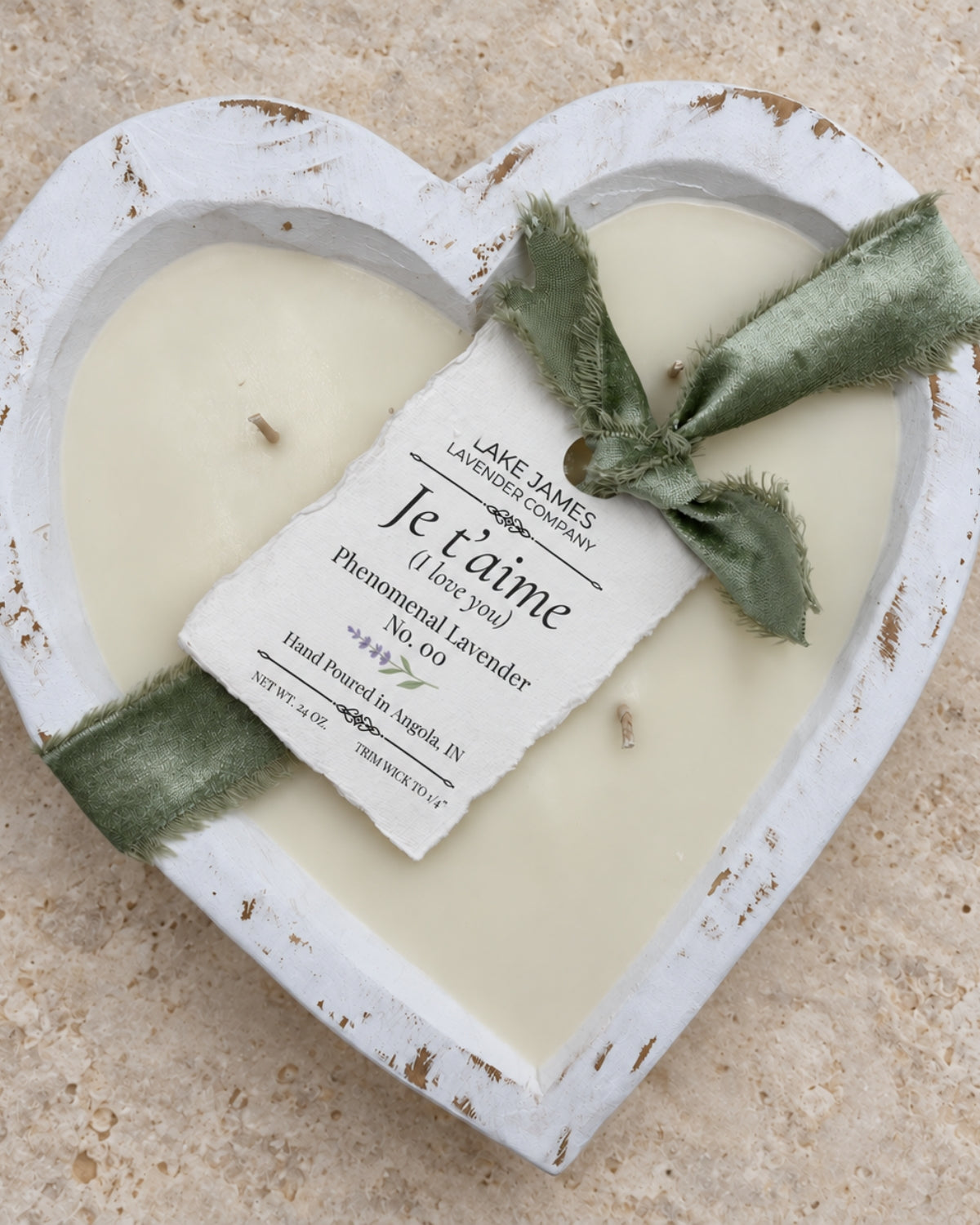 Je t’aime — 24 oz Heart Dough Bowl Candle